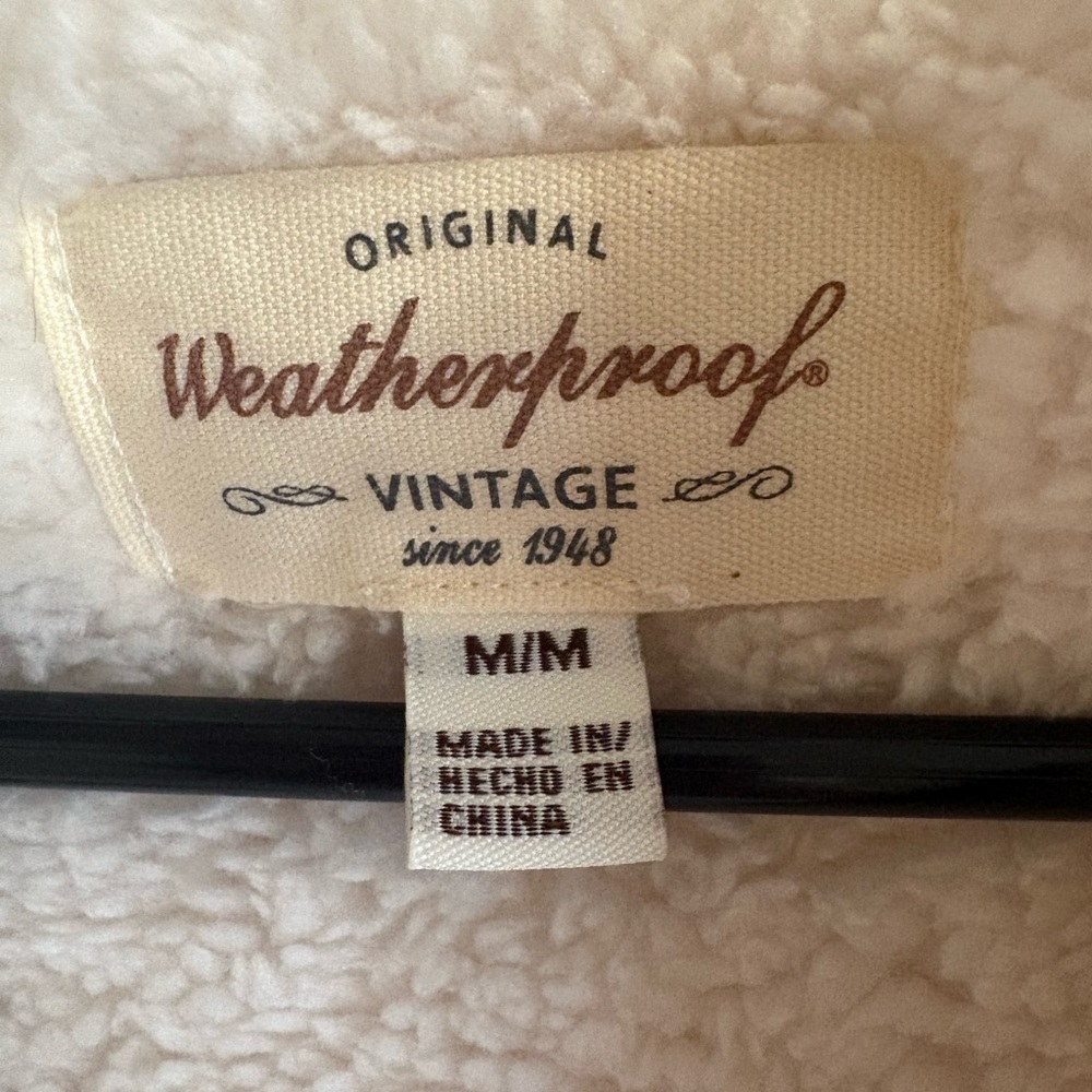 Weatherproof Vintage White Vest with Dark Trim - Picture 3 of 6